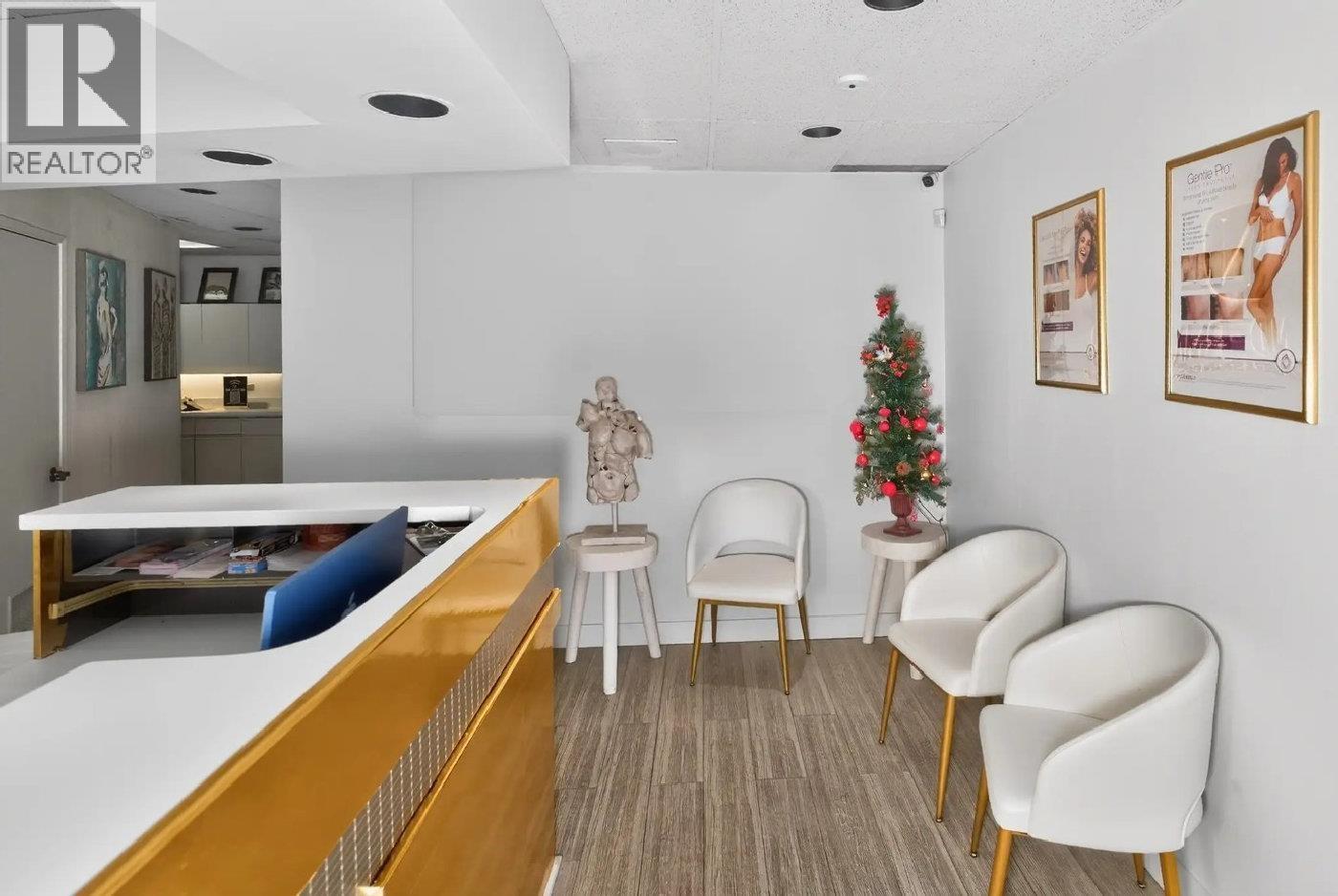 12085 Confidential, North Vancouver, BC