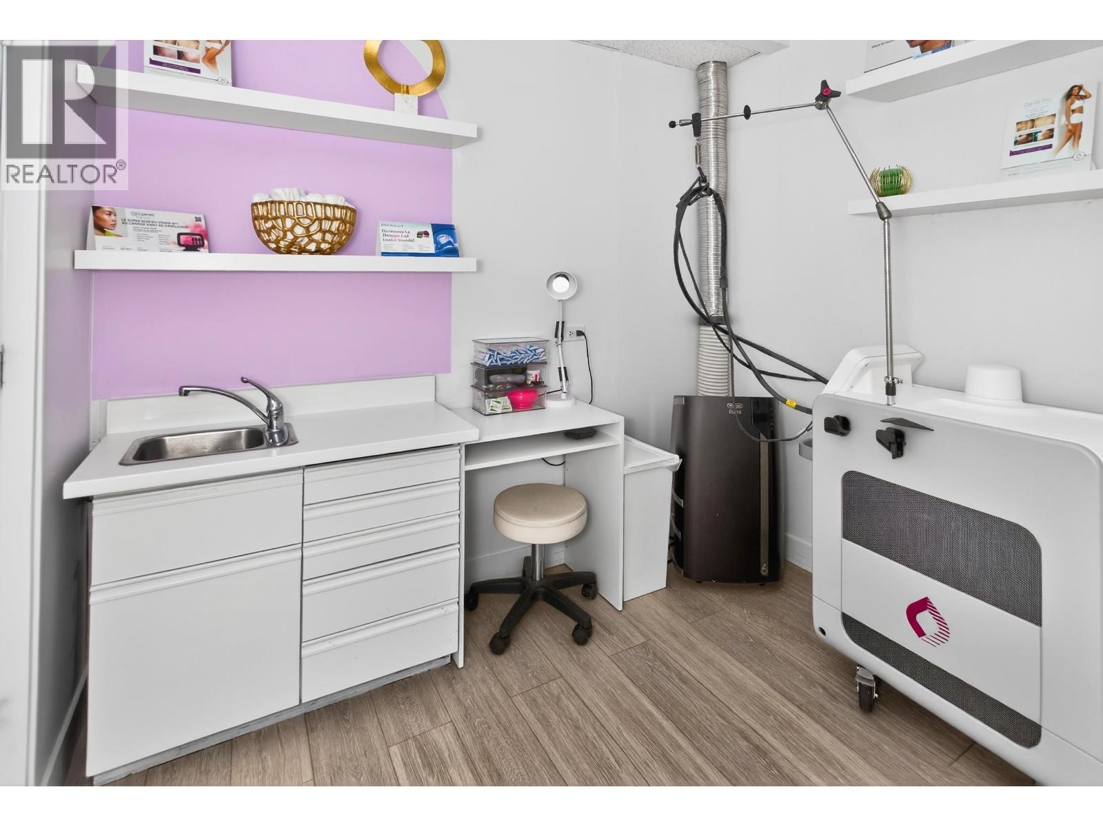 12085 Confidential, North Vancouver, BC