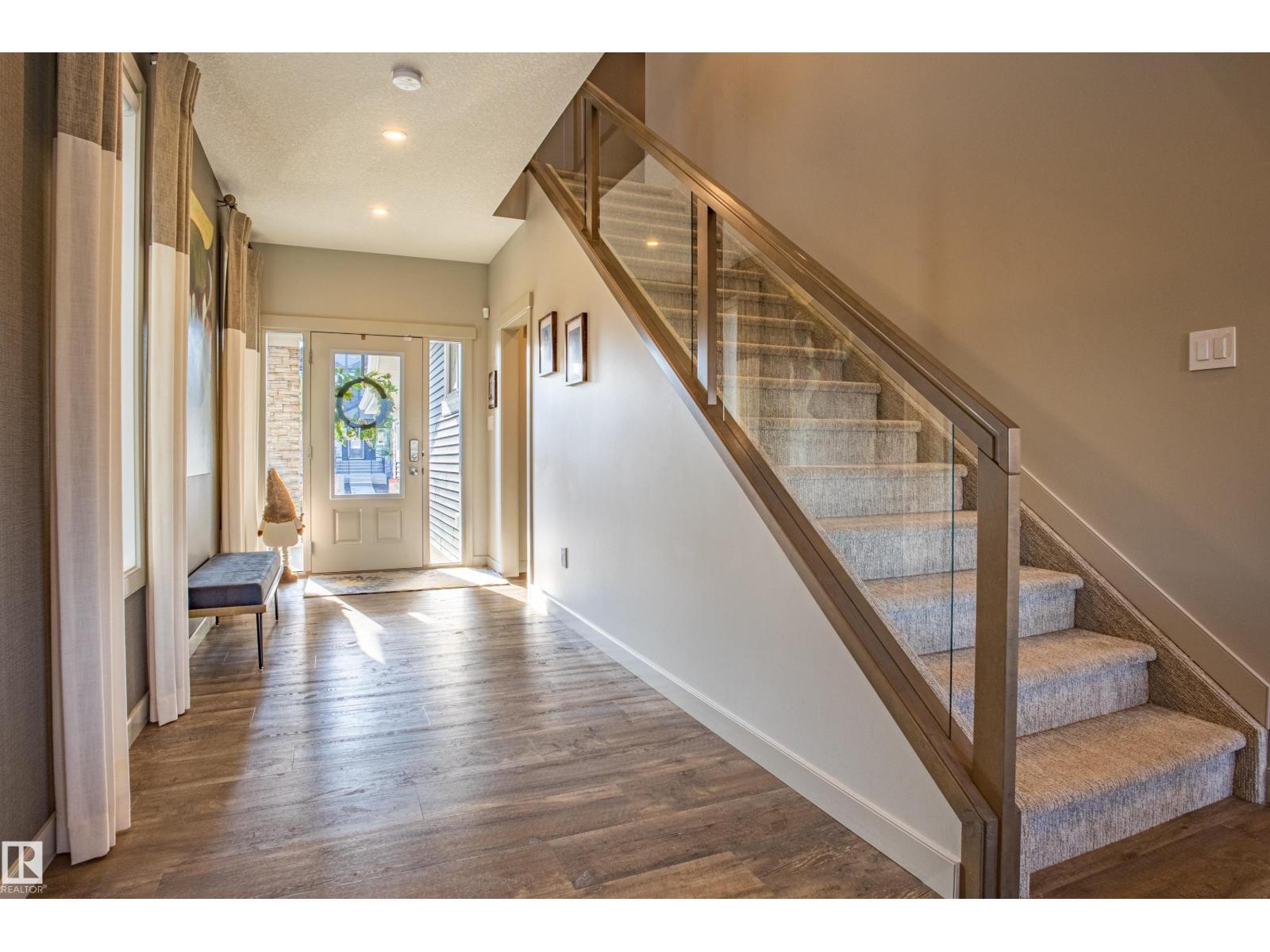 6013 Naden Ld Nw, Edmonton, AB - Indoor Photo Showing Other Room