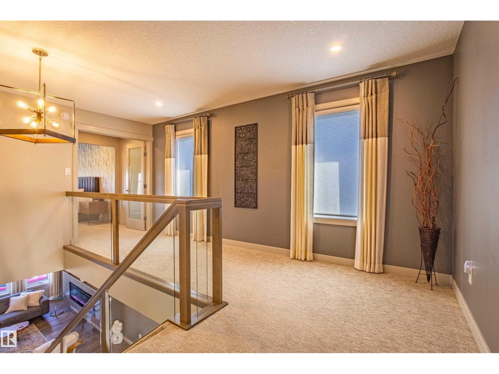 6013 Naden Ld Nw, Edmonton, AB - Indoor Photo Showing Other Room