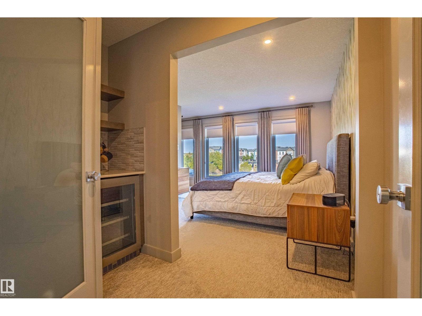 6013 Naden Ld Nw, Edmonton, AB - Indoor