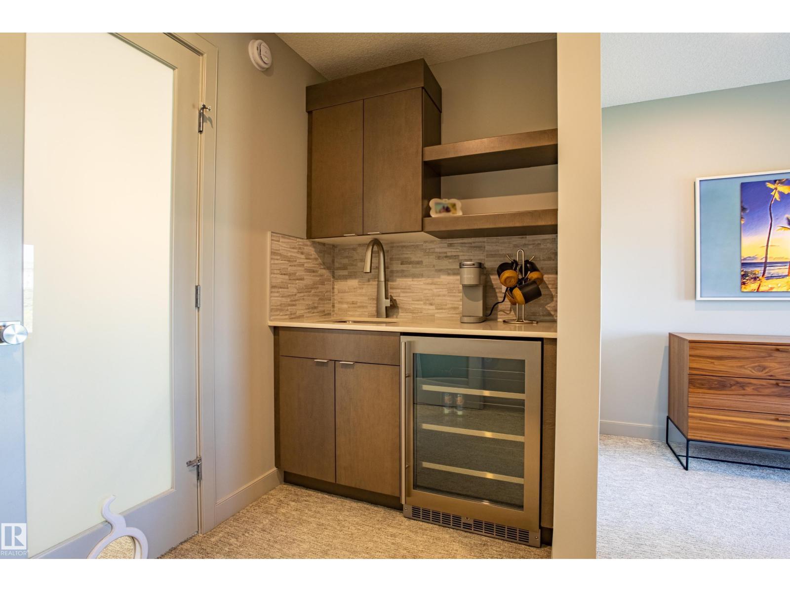 6013 Naden Ld Nw, Edmonton, AB - Indoor Photo Showing Other Room