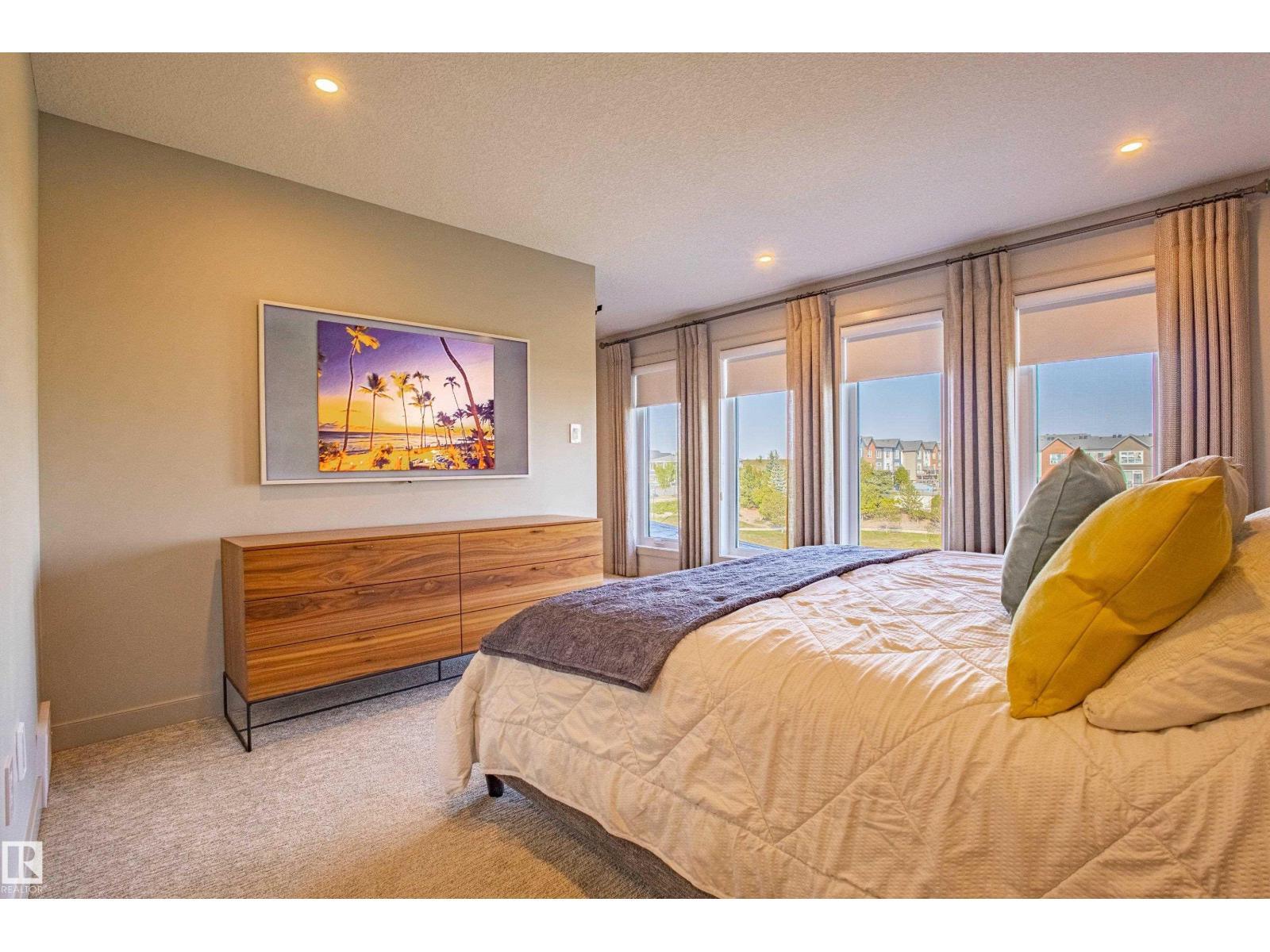 6013 Naden Ld Nw, Edmonton, AB - Indoor Photo Showing Bedroom