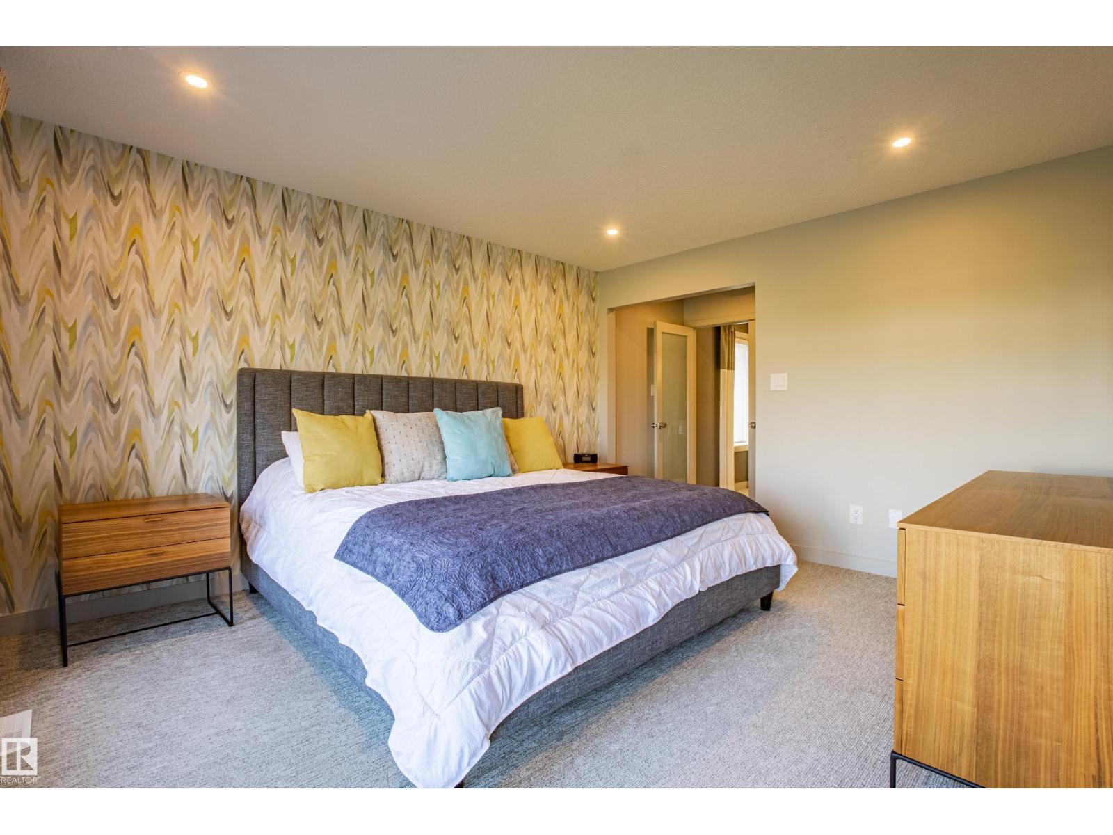 6013 Naden Ld Nw, Edmonton, AB - Indoor Photo Showing Bedroom