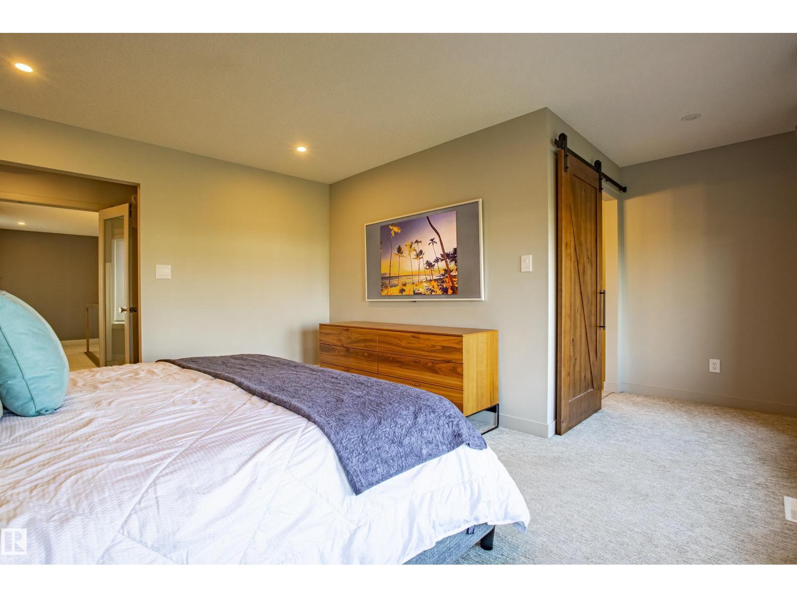 6013 Naden Ld Nw, Edmonton, AB - Indoor Photo Showing Bedroom