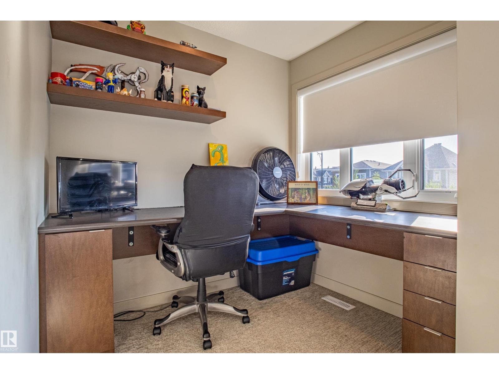 6013 Naden Ld Nw, Edmonton, AB - Indoor Photo Showing Office
