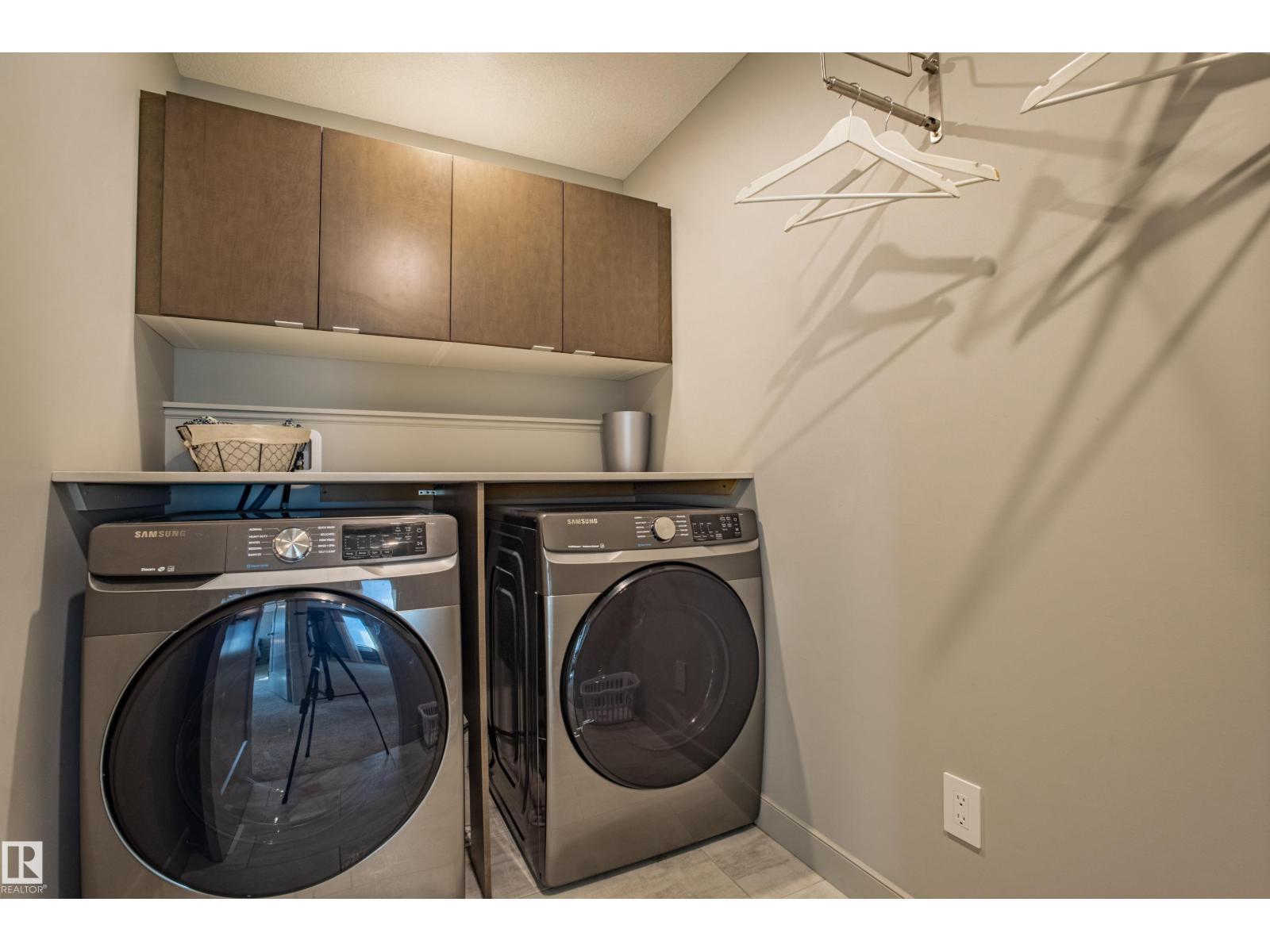 6013 Naden Ld Nw, Edmonton, AB - Indoor Photo Showing Laundry Room