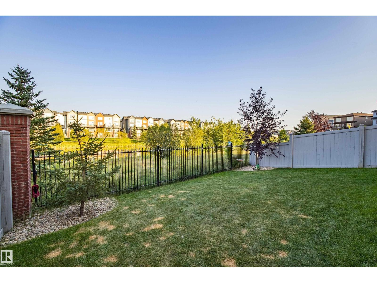 6013 Naden Ld Nw, Edmonton, AB - Outdoor With Backyard