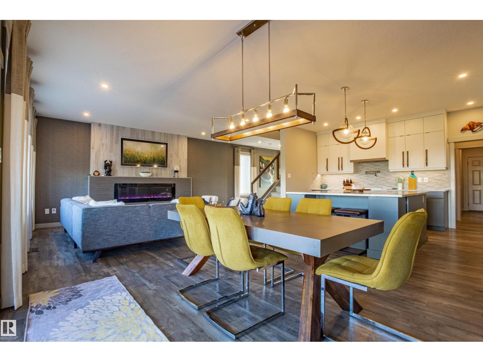 6013 Naden Ld Nw, Edmonton, AB - Indoor Photo Showing Other Room