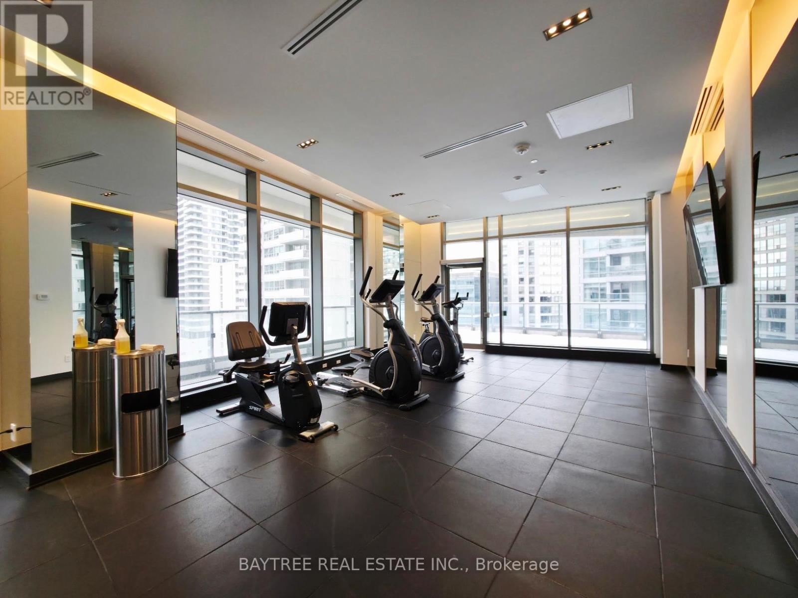 5007 - 2221 Yonge Street, Toronto, ON - Indoor Photo Showing Gym Room