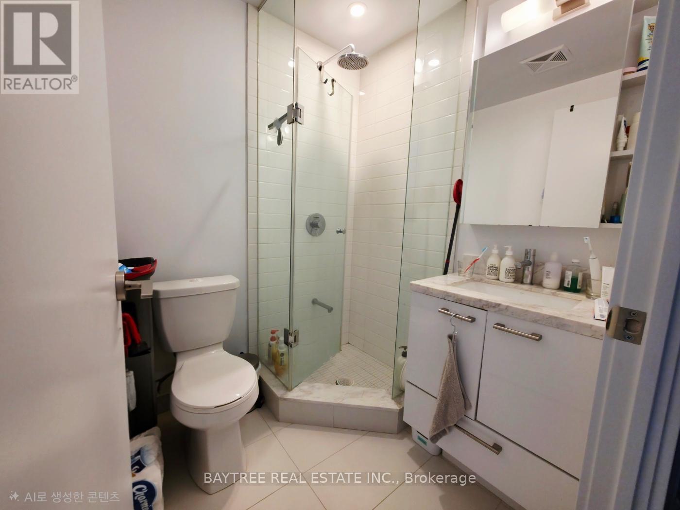5007 - 2221 Yonge Street, Toronto, ON - Indoor Photo Showing Bathroom