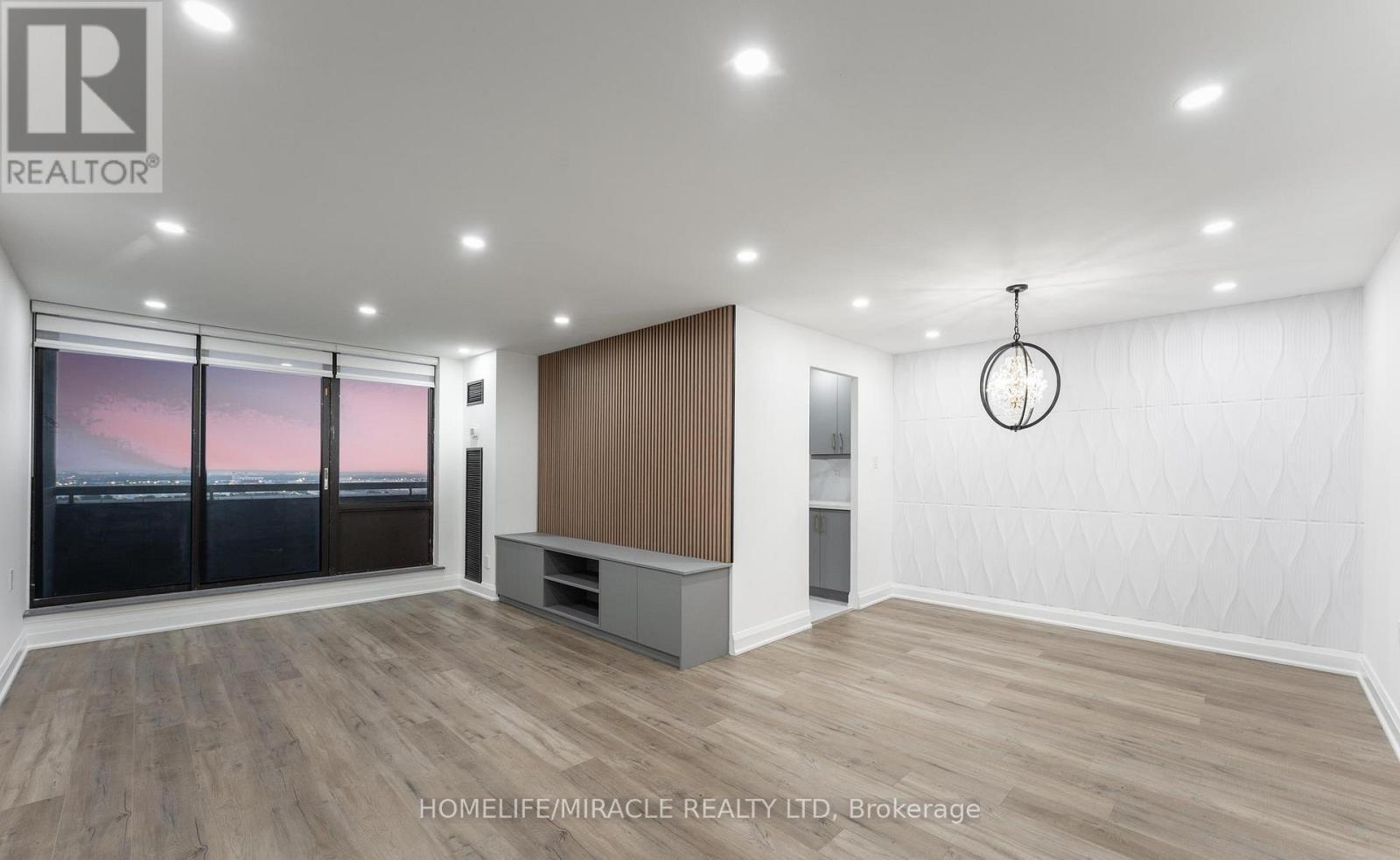 2605 - 18 Knightsbridge Road, Brampton, ON - Indoor Photo Showing Other Room