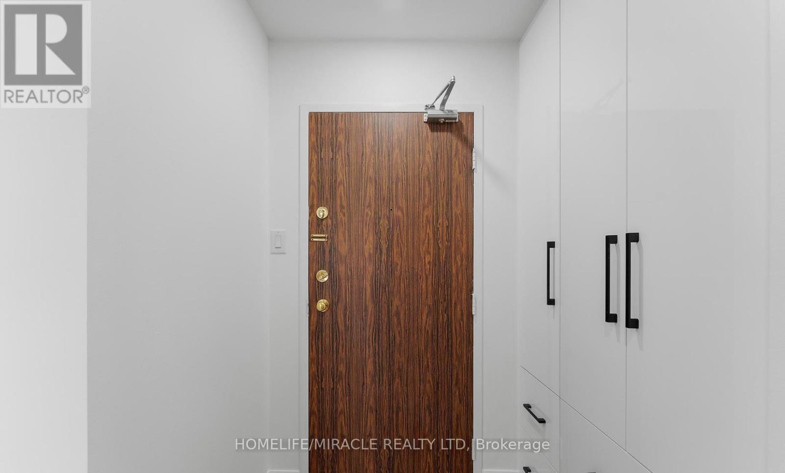 2605 - 18 Knightsbridge Road, Brampton, ON - Photo Showing Other Room