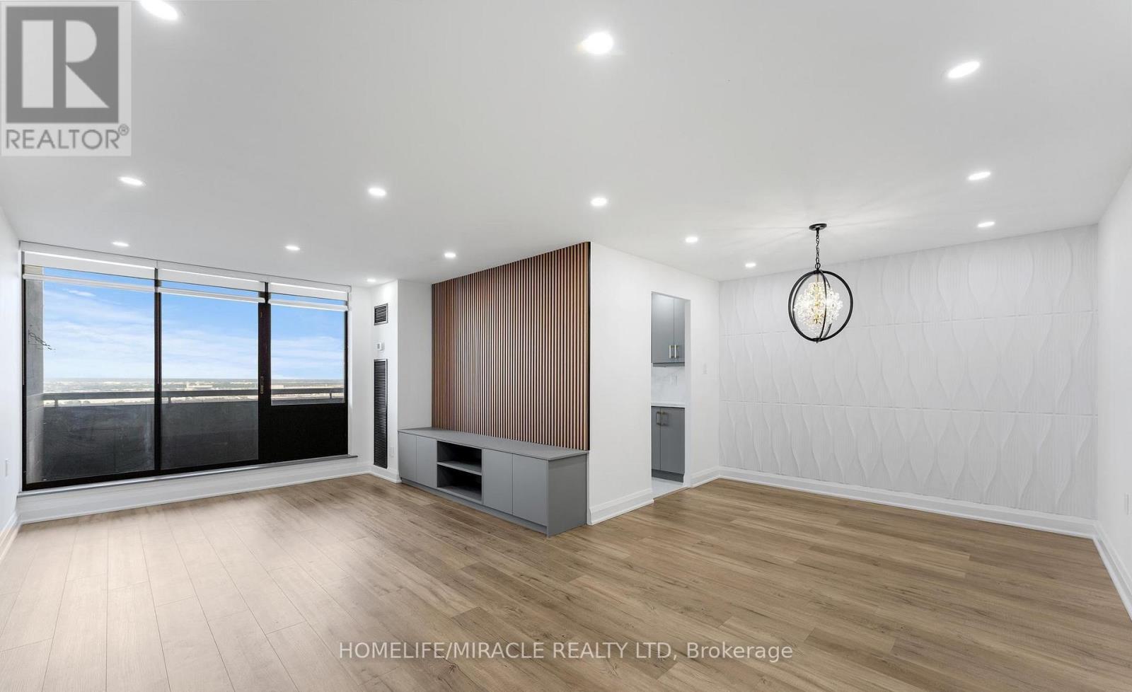 2605 - 18 Knightsbridge Road, Brampton, ON - Indoor Photo Showing Other Room