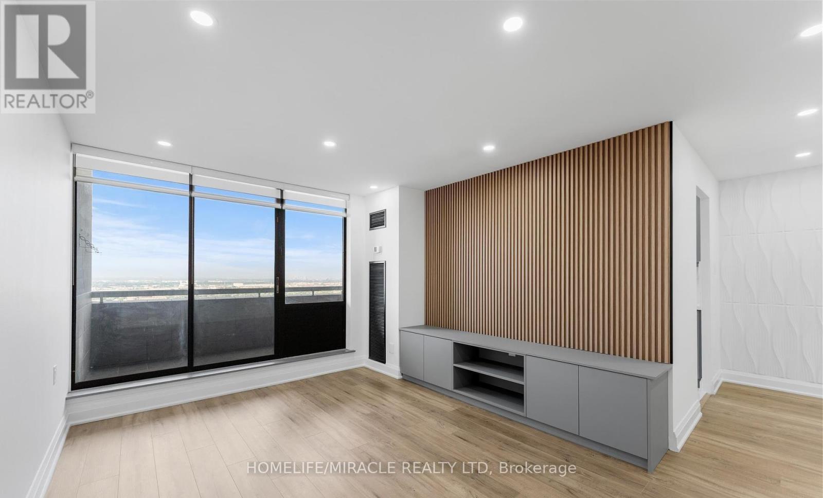 2605 - 18 Knightsbridge Road, Brampton, ON - Indoor Photo Showing Other Room