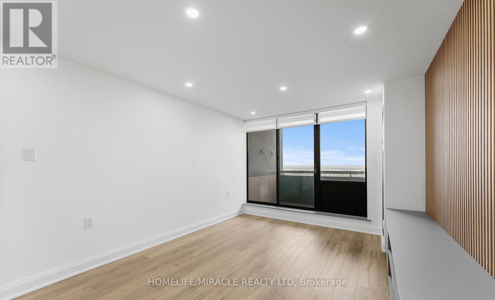 2605 - 18 Knightsbridge Road, Brampton, ON - Indoor Photo Showing Other Room