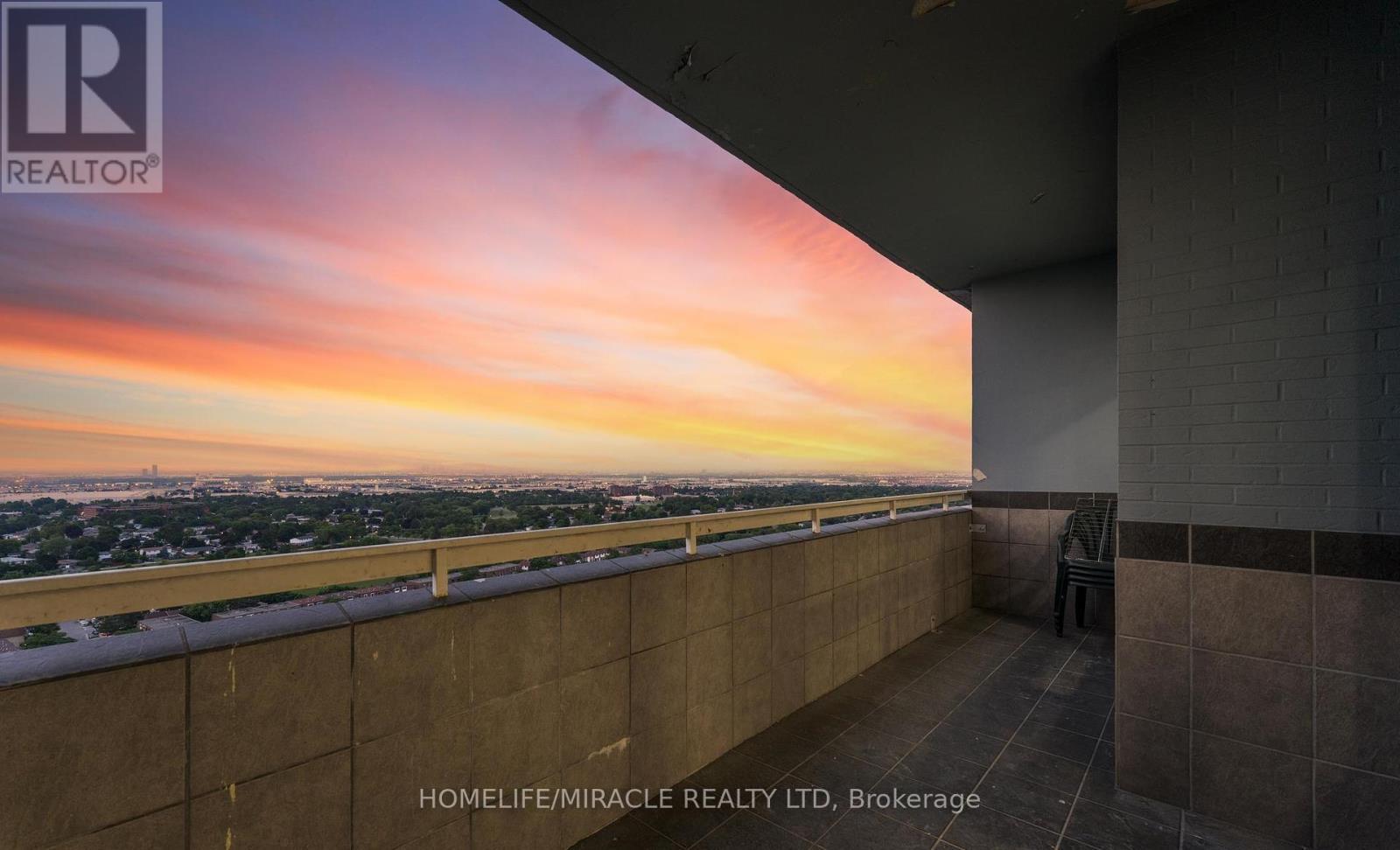 2605 - 18 Knightsbridge Road, Brampton, ON - Outdoor With View