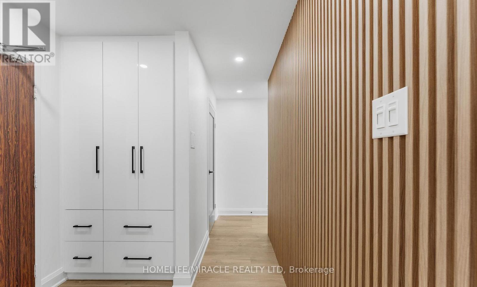 2605 - 18 Knightsbridge Road, Brampton, ON - Indoor Photo Showing Other Room