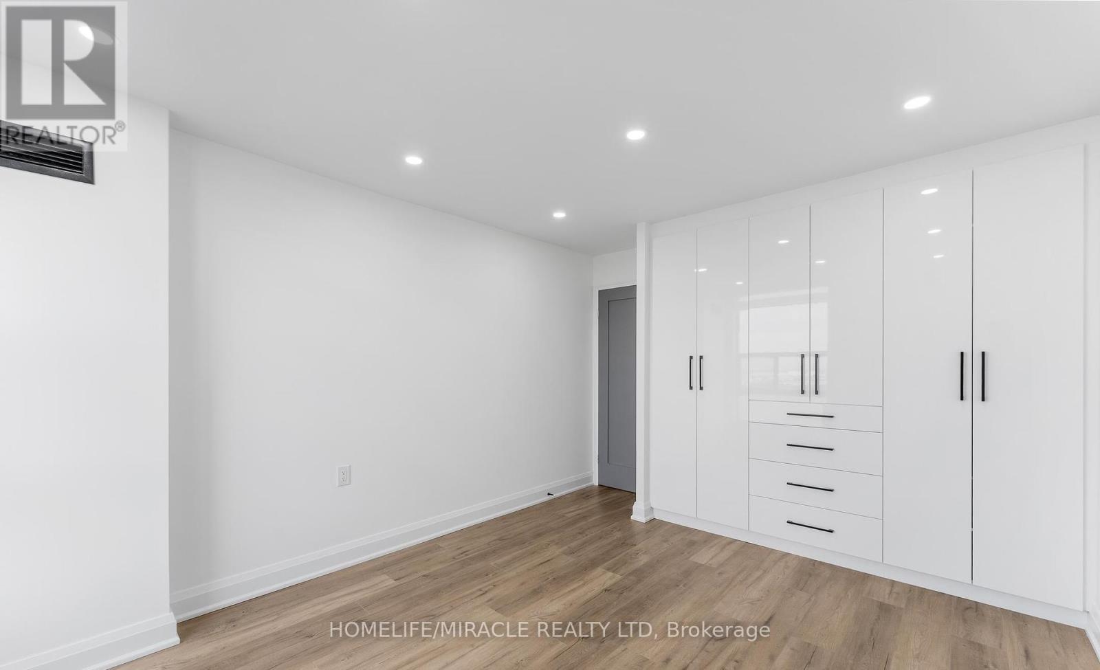 2605 - 18 Knightsbridge Road, Brampton, ON - Indoor Photo Showing Other Room