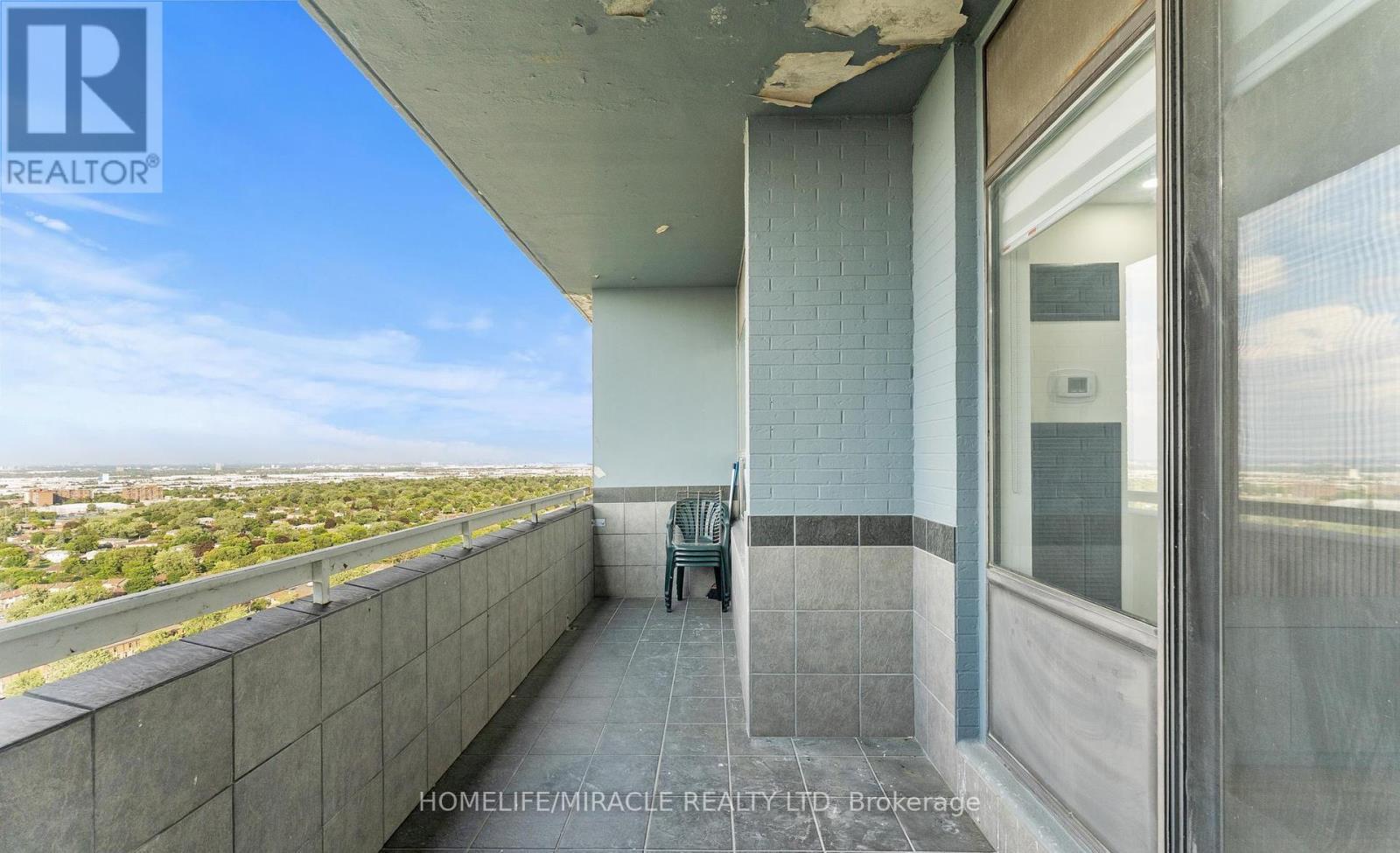 2605 - 18 Knightsbridge Road, Brampton, ON - Outdoor With Balcony With Exterior