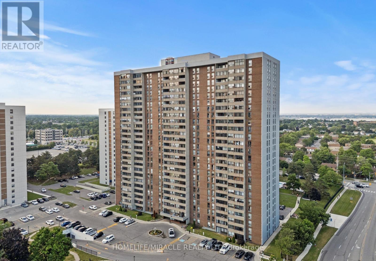 2605 - 18 Knightsbridge Road, Brampton, ON - Outdoor With Facade