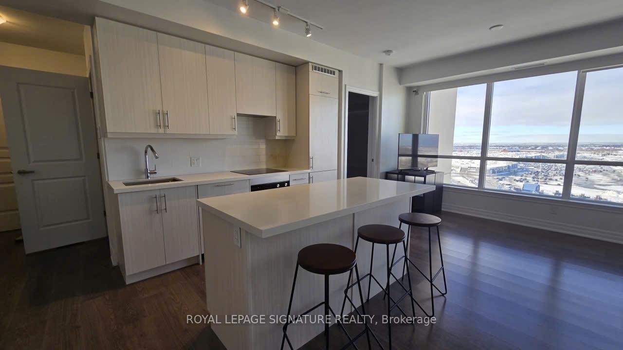 1209-9075 Jane Street, Vaughan, ON - Indoor Photo Showing Kitchen With Upgraded Kitchen