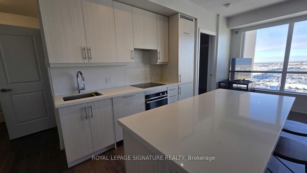 1209-9075 Jane Street, Vaughan, ON - Indoor Photo Showing Kitchen With Upgraded Kitchen