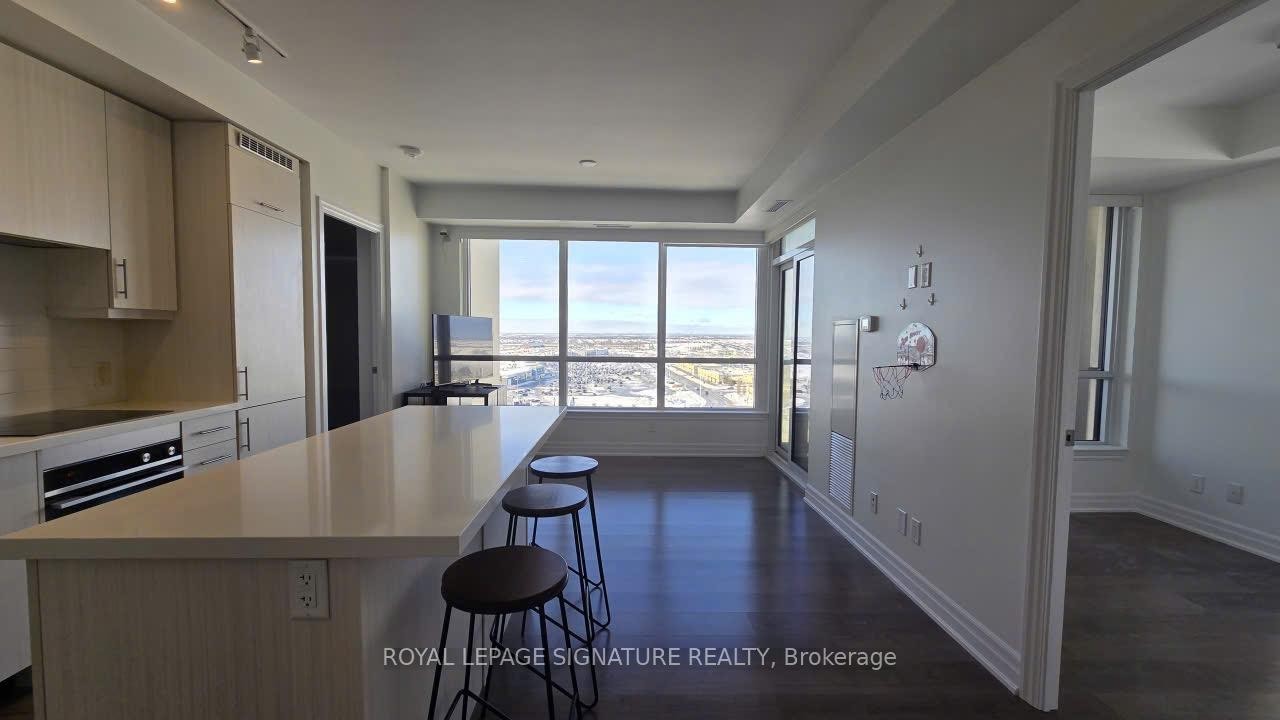 1209-9075 Jane Street, Vaughan, ON - Indoor