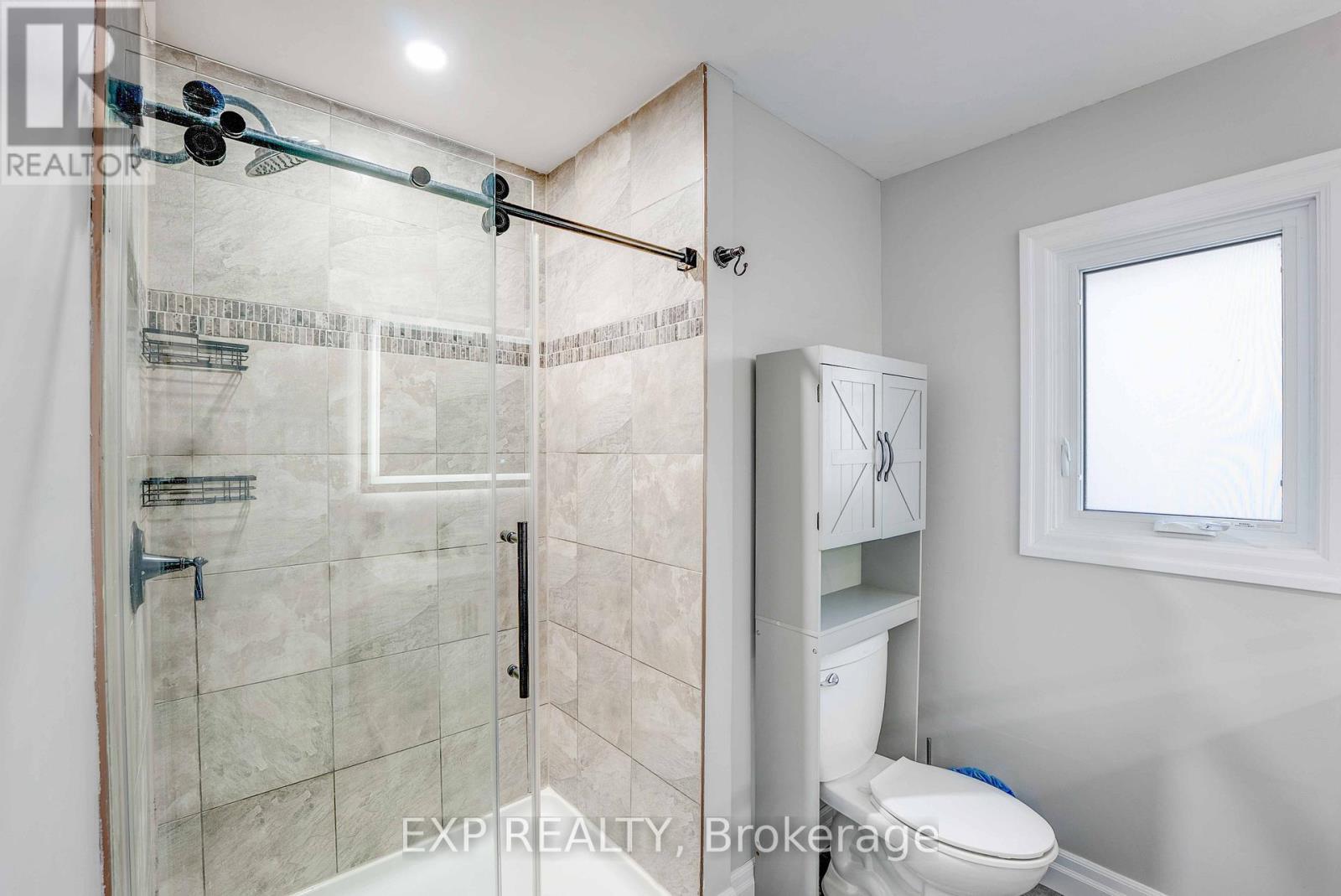3426 Strang Drive, Niagara Falls (Chippawa), ON - Indoor Photo Showing Bathroom