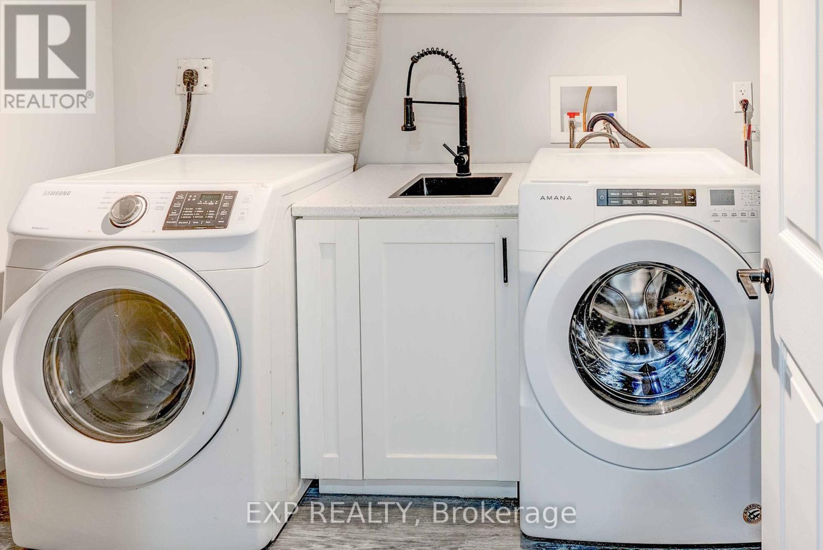 3426 Strang Drive, Niagara Falls (Chippawa), ON - Indoor Photo Showing Laundry Room