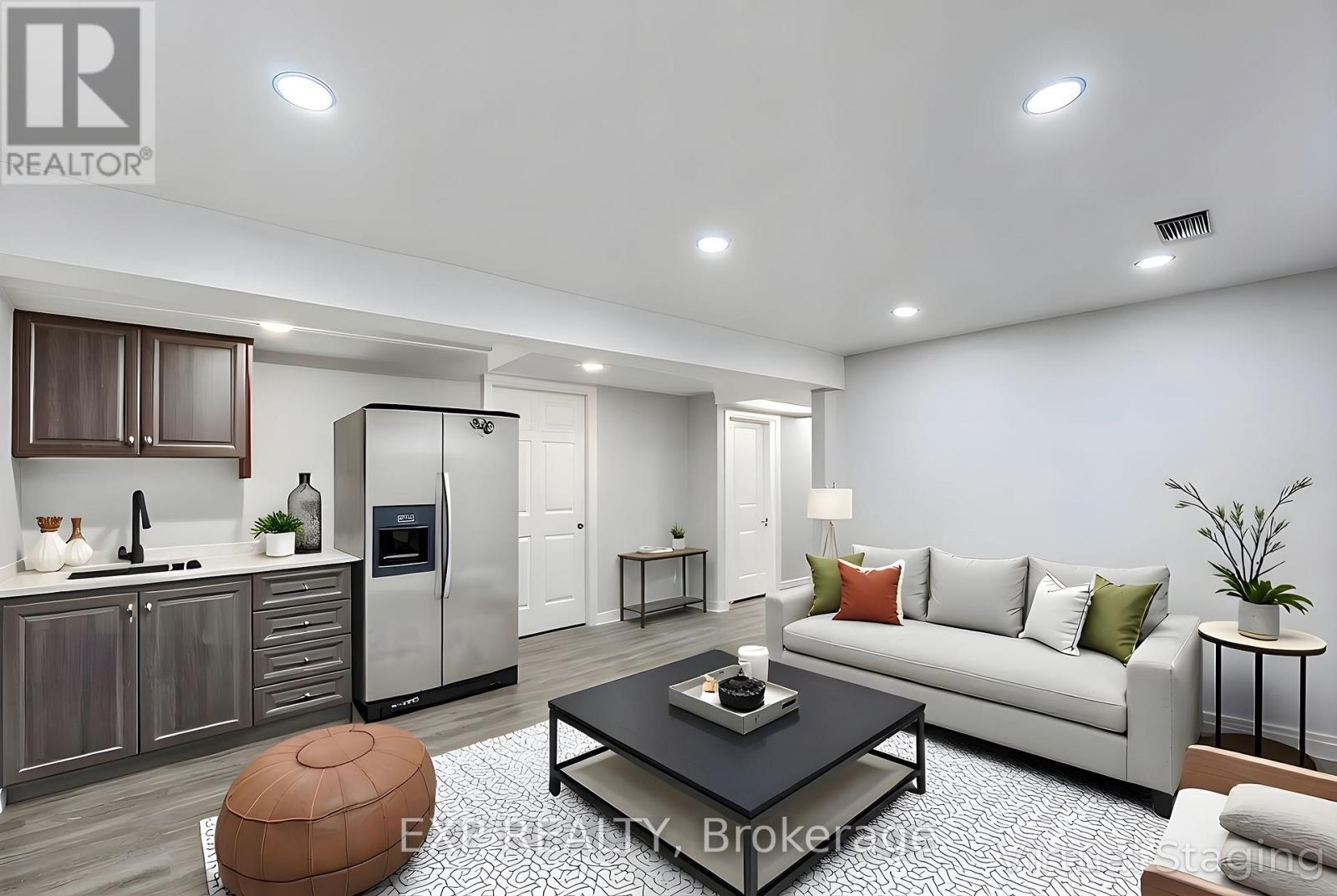 3426 Strang Drive, Niagara Falls (Chippawa), ON - Indoor Photo Showing Living Room