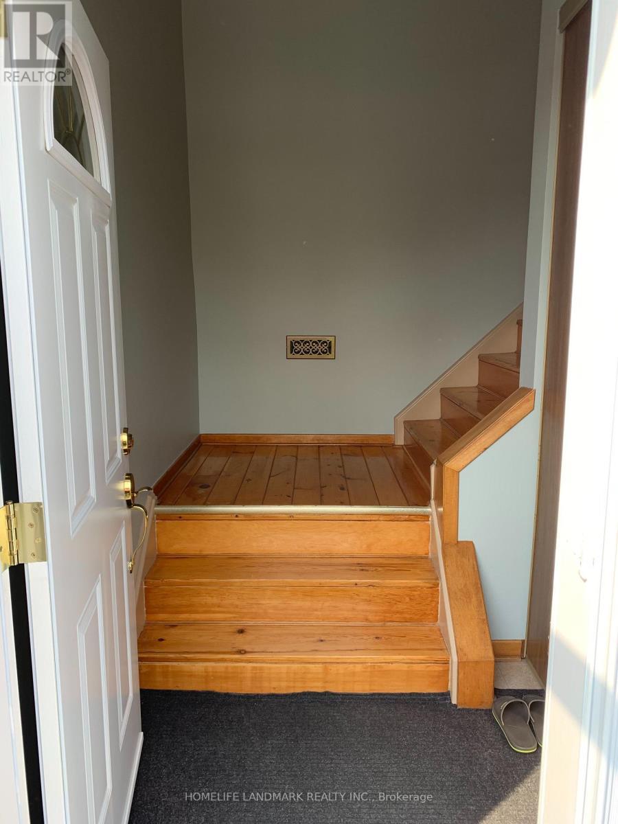 Upper - 96 Bay Hill Drive E, Vaughan, ON - Indoor Photo Showing Other Room