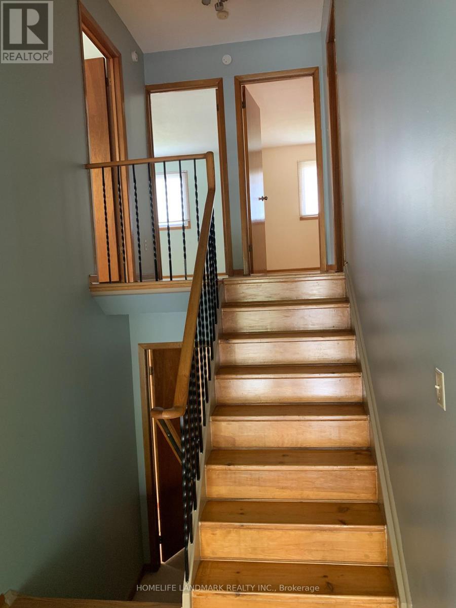 Upper - 96 Bay Hill Drive E, Vaughan, ON - Indoor Photo Showing Other Room