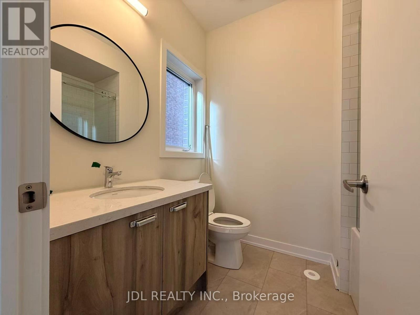 11 Agnes Lane, Richmond Hill, ON - Indoor Photo Showing Bathroom