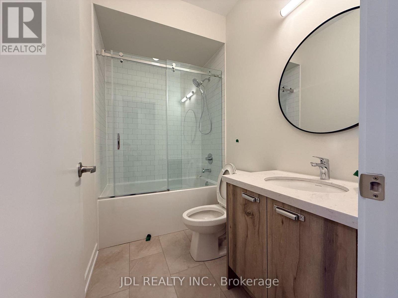 11 Agnes Lane, Richmond Hill, ON - Indoor Photo Showing Bathroom