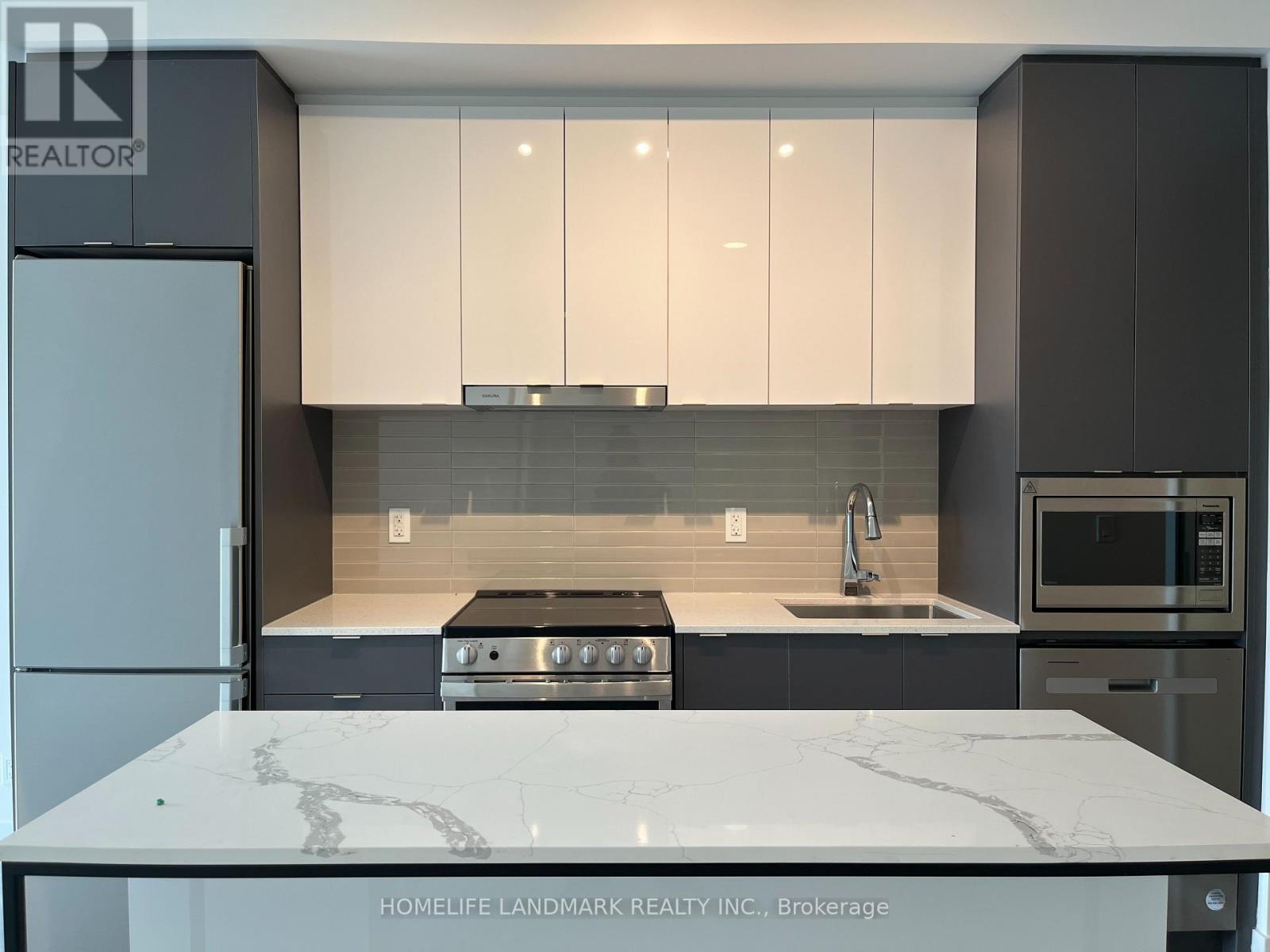 A1003 - 30 Upper Mall Way, Vaughan, ON - Indoor Photo Showing Kitchen