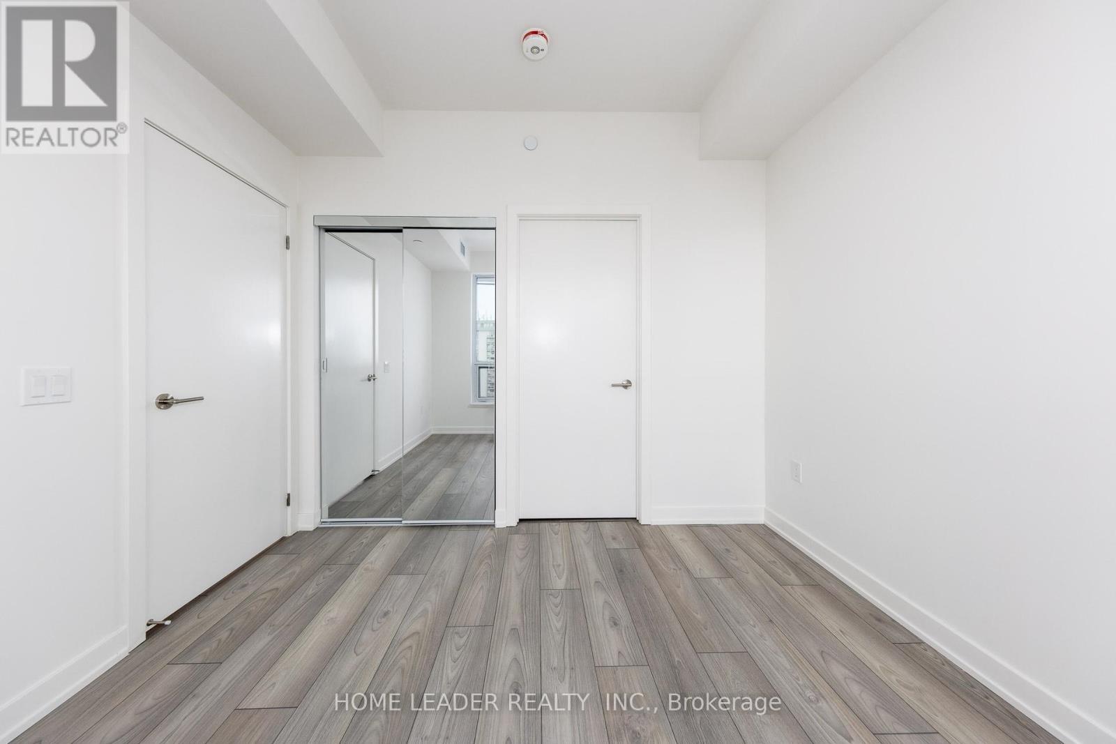 2114 - 120 Broadway Avenue, Toronto, ON - Indoor Photo Showing Other Room