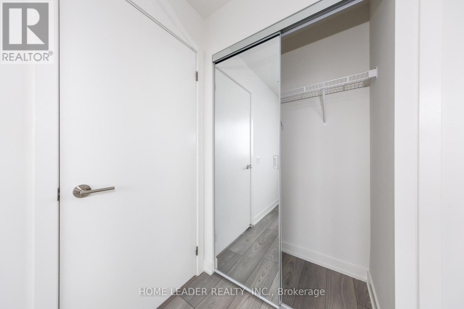 2114 - 120 Broadway Avenue, Toronto, ON - Indoor Photo Showing Other Room