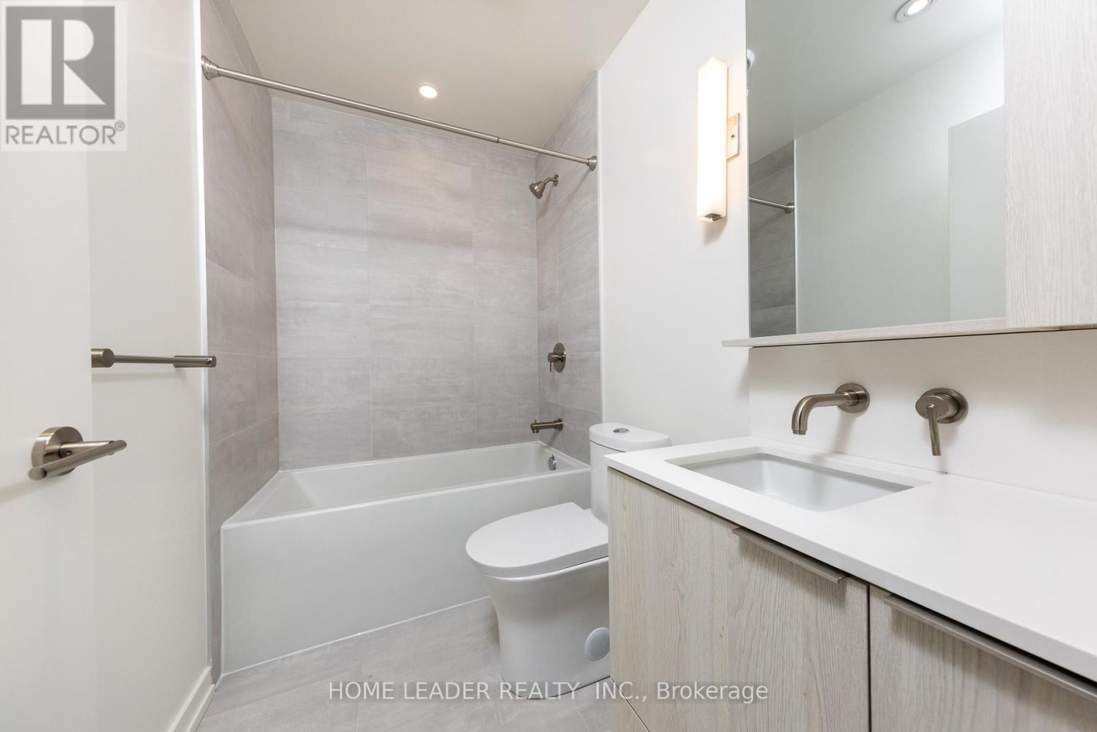 2114 - 120 Broadway Avenue, Toronto, ON - Indoor Photo Showing Bathroom