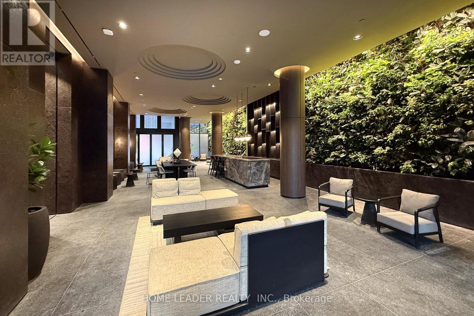 2114 - 120 Broadway Avenue, Toronto, ON - Indoor Photo Showing Other Room