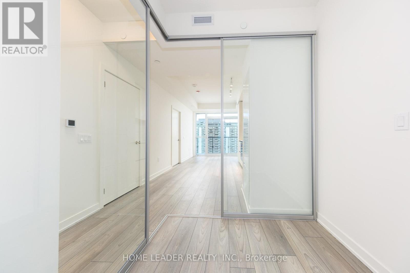 2114 - 120 Broadway Avenue, Toronto, ON - Indoor Photo Showing Other Room