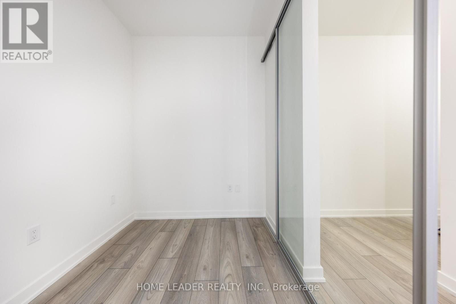 2114 - 120 Broadway Avenue, Toronto, ON - Indoor Photo Showing Other Room