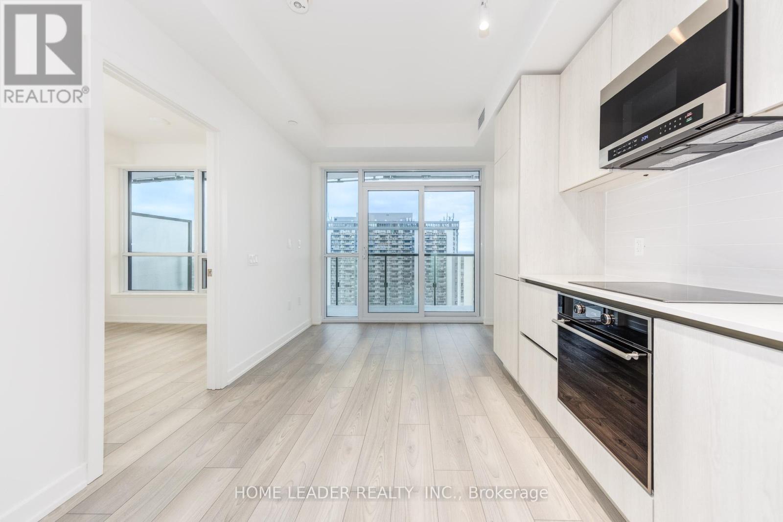 2114 - 120 Broadway Avenue, Toronto, ON - Indoor Photo Showing Kitchen