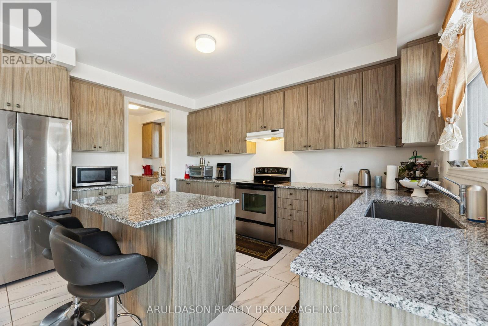 513 Hornbeck Street, Cobourg, ON - Indoor Photo Showing Kitchen With Stainless Steel Kitchen With Upgraded Kitchen