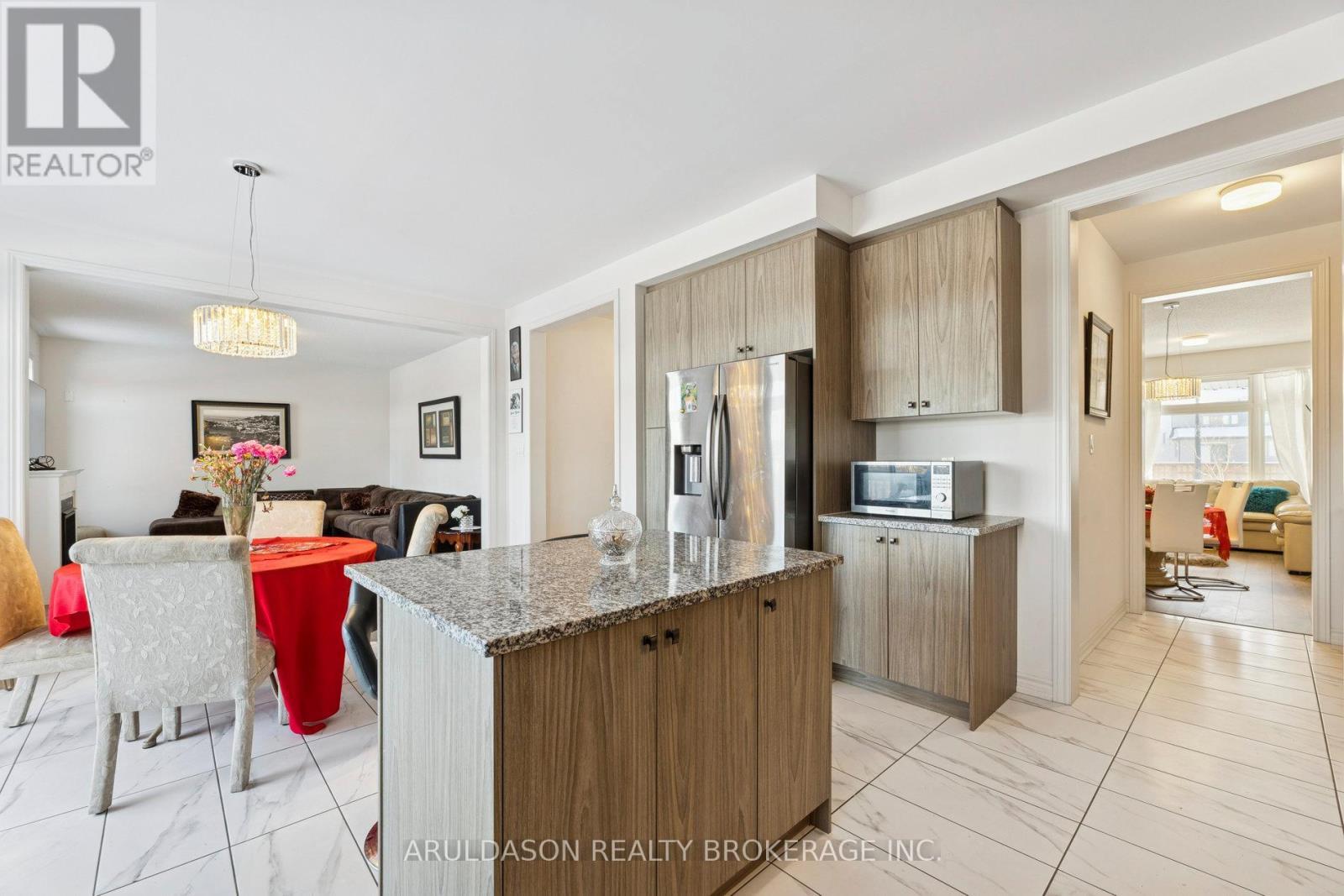 513 Hornbeck Street, Cobourg, ON - Indoor Photo Showing Kitchen With Upgraded Kitchen