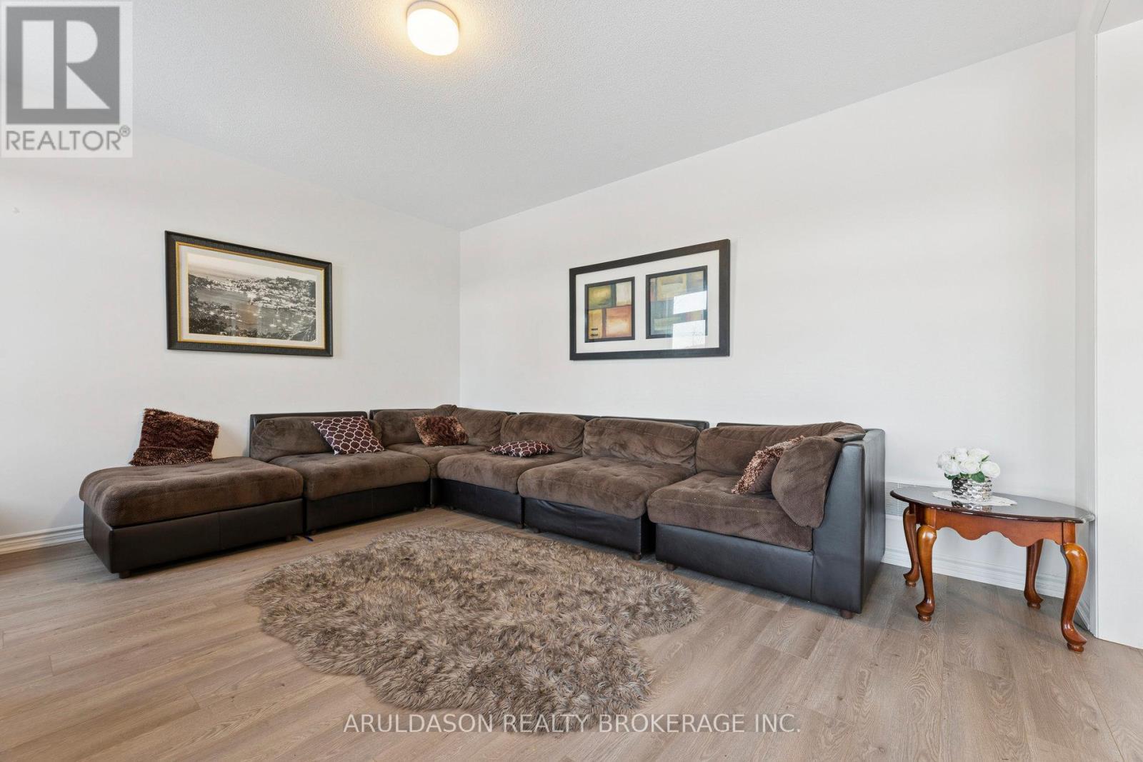 513 Hornbeck Street, Cobourg, ON - Indoor Photo Showing Living Room