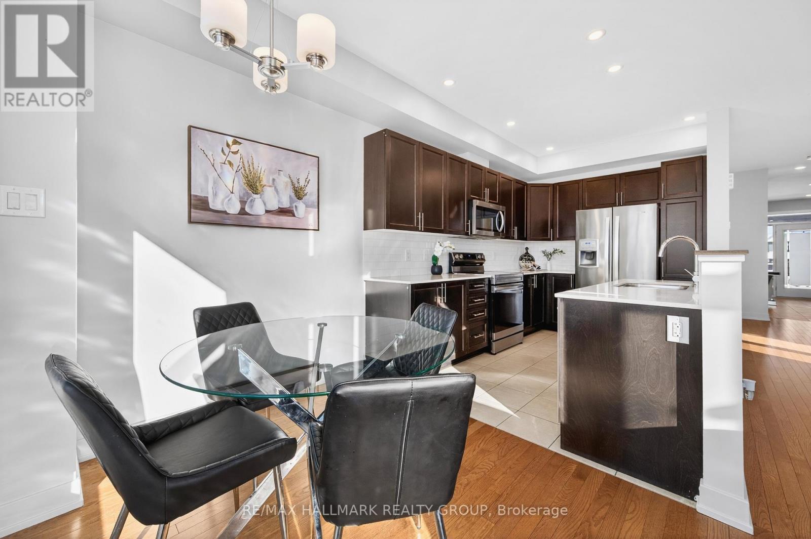 307 Ibanez Walk, Ottawa, ON - Indoor