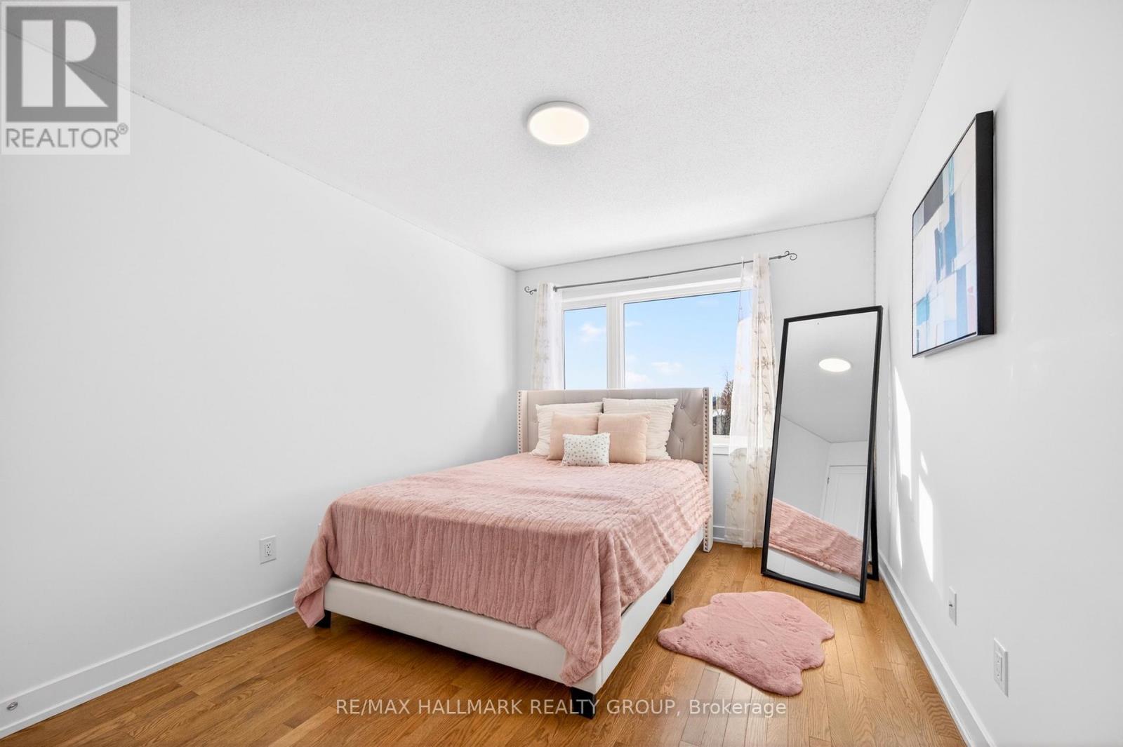 307 Ibanez Walk, Ottawa, ON - Indoor Photo Showing Bedroom