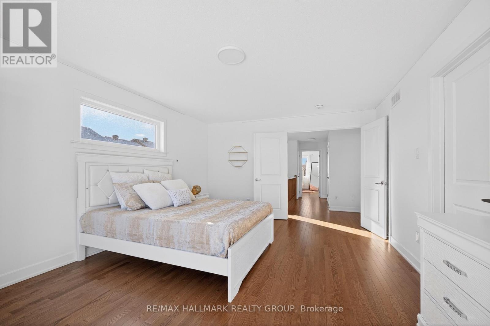 307 Ibanez Walk, Ottawa, ON - Indoor Photo Showing Bedroom