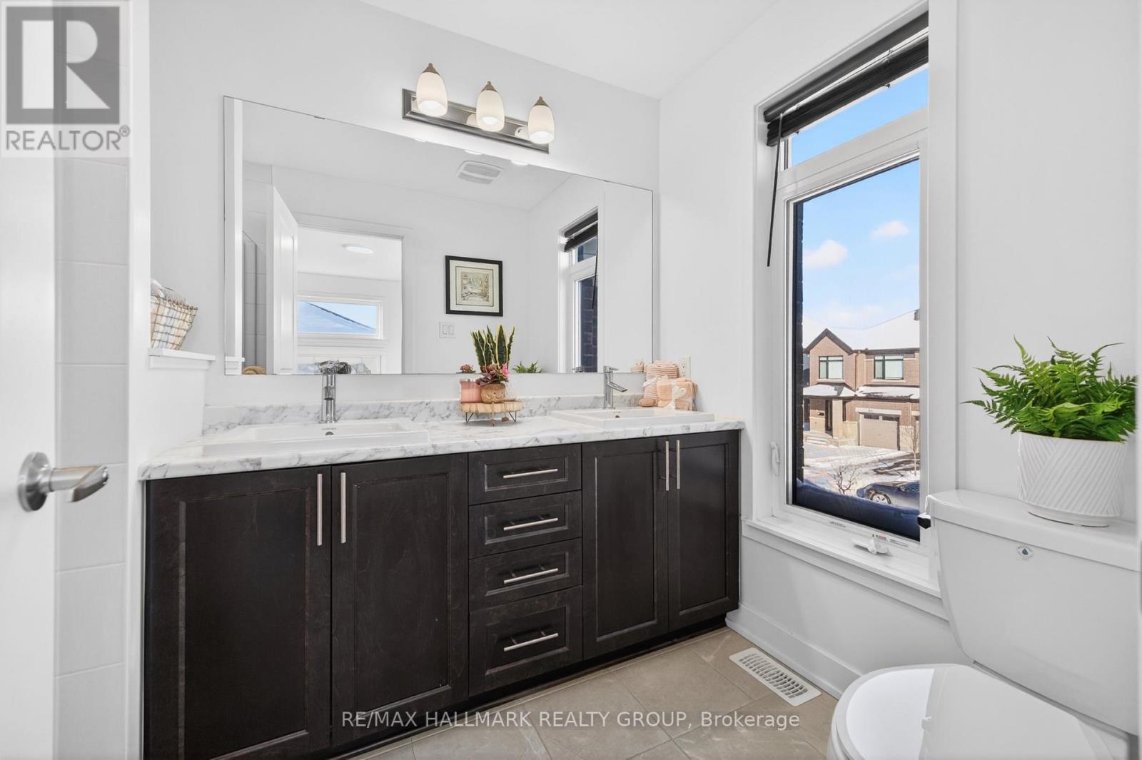 307 Ibanez Walk, Ottawa, ON - Indoor Photo Showing Bathroom